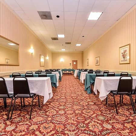 Quality Inn And Suites Conference Center Richmond Exteriér fotografie