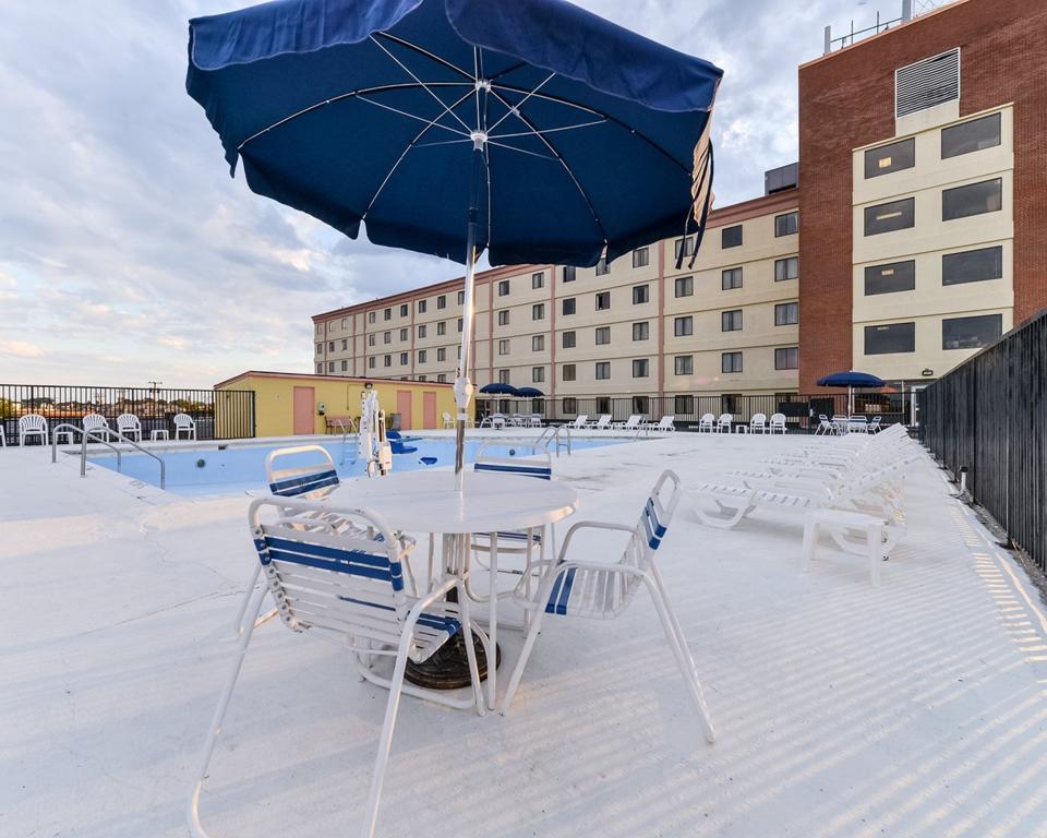 Quality Inn And Suites Conference Center Richmond Exteriér fotografie