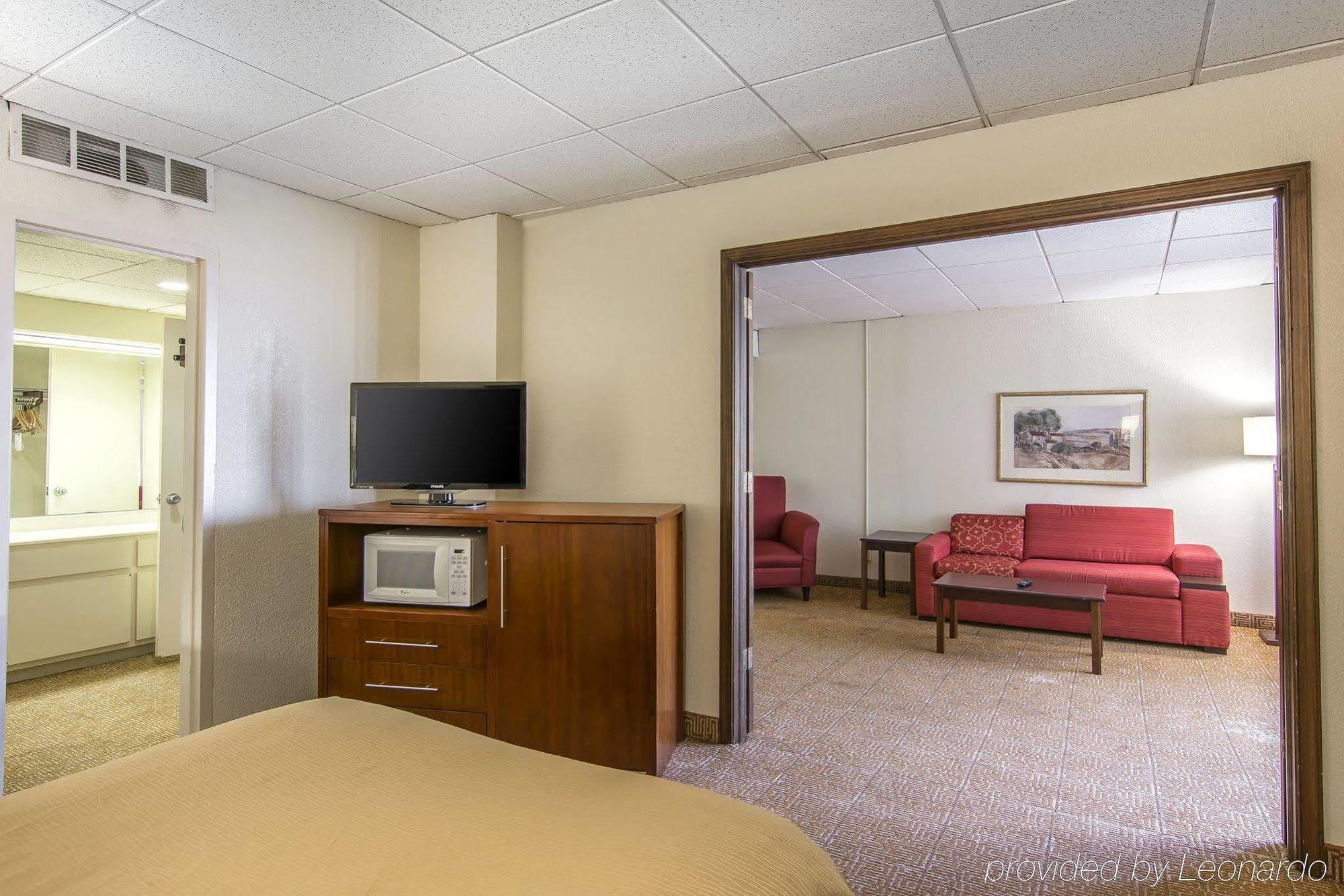 Quality Inn And Suites Conference Center Richmond Exteriér fotografie