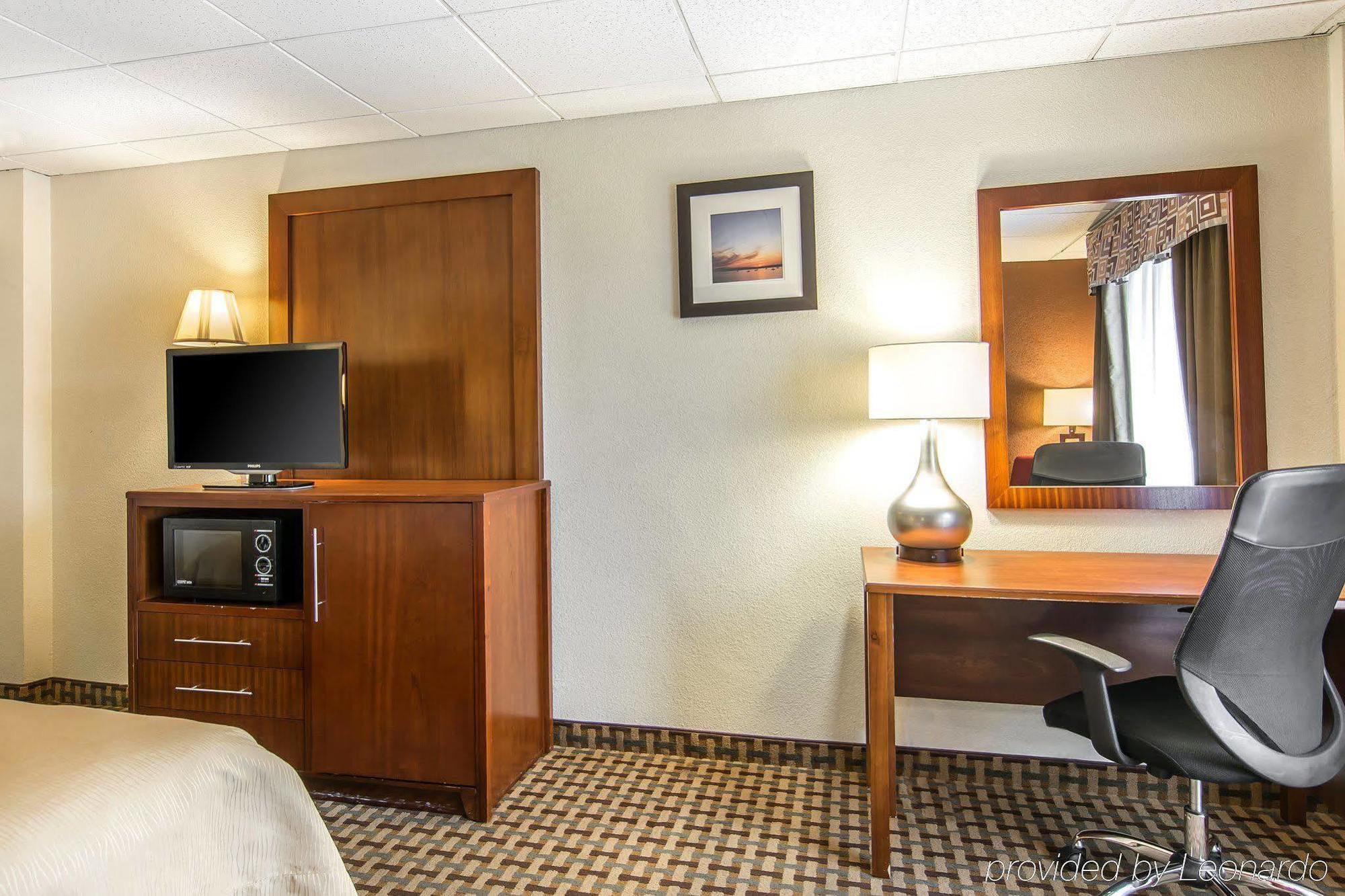 Quality Inn And Suites Conference Center Richmond Exteriér fotografie
